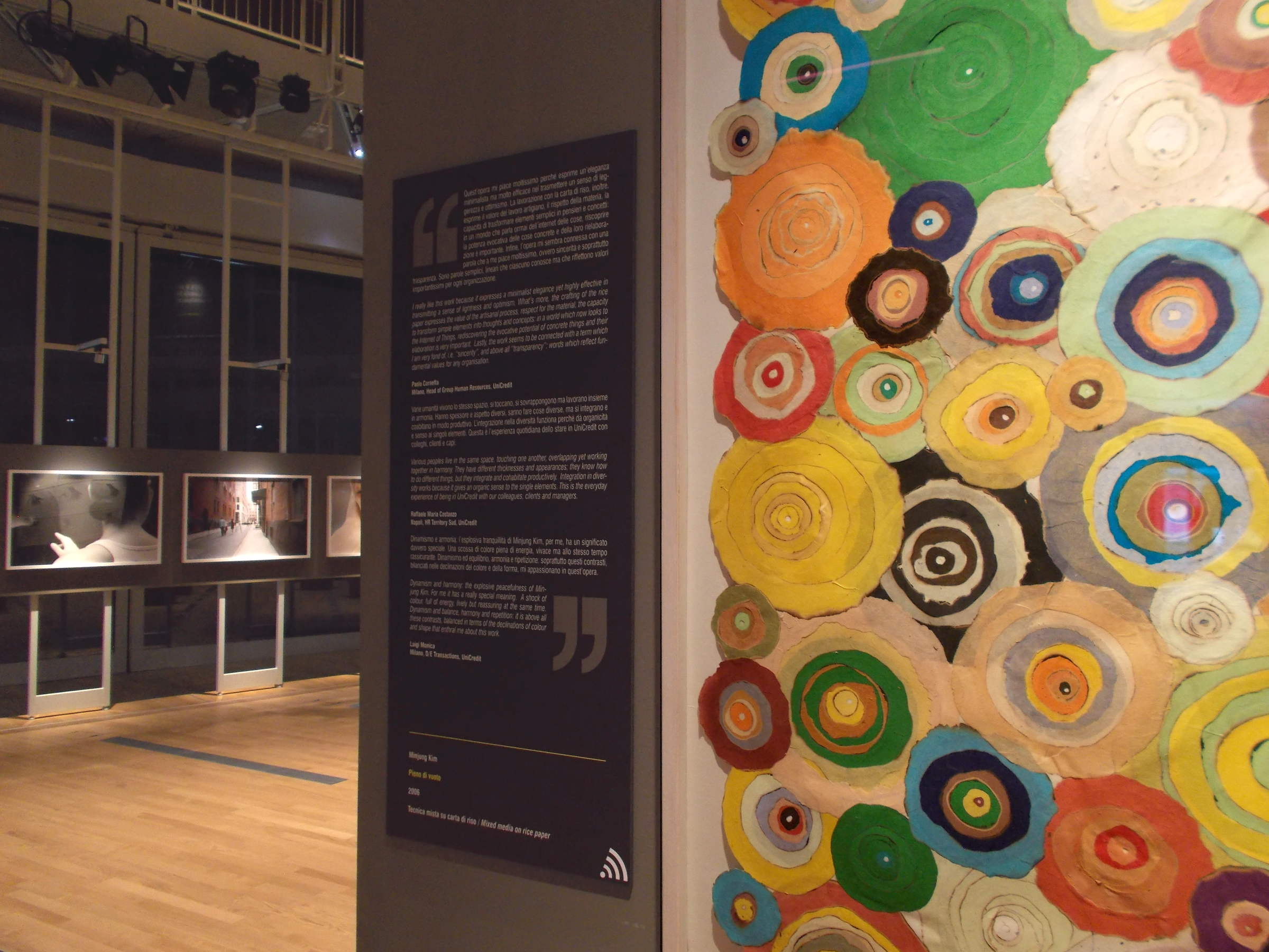 Nexhibit Design allestimento mostra LO-SGUARDO-DI